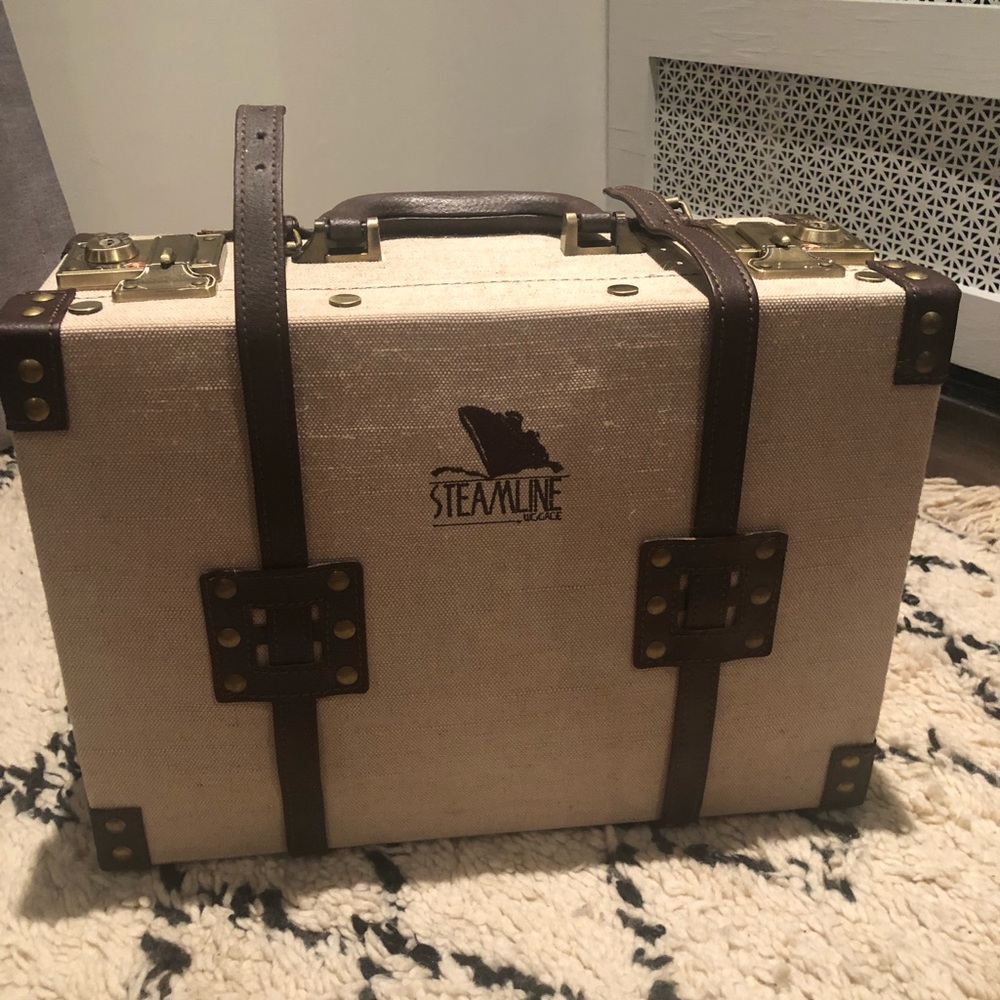 Streamline Style Small Suitcase Hand Trunk